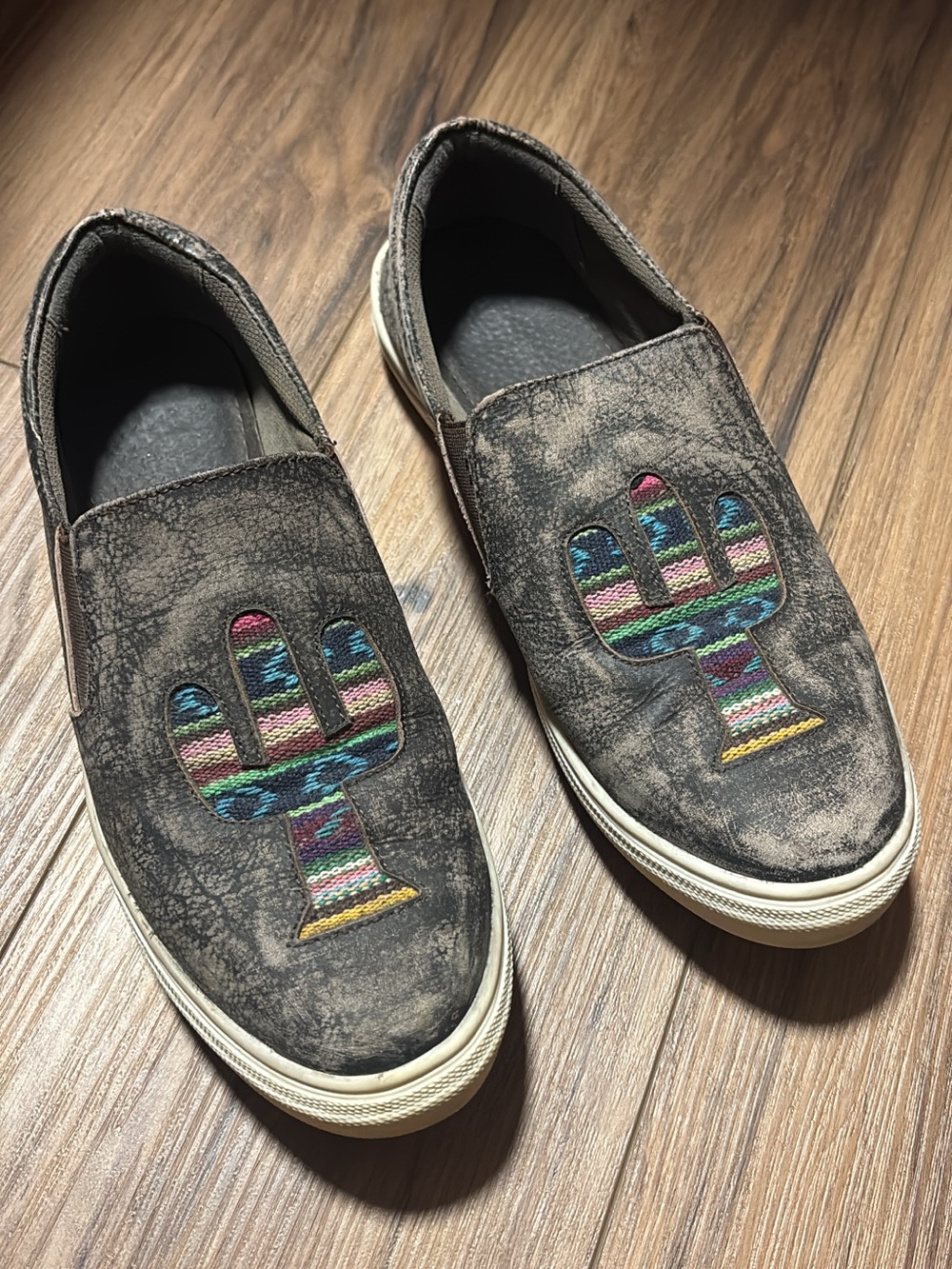 Roper Women's Brown Slip-On Flats with Multicolor Cactus Embroidery
